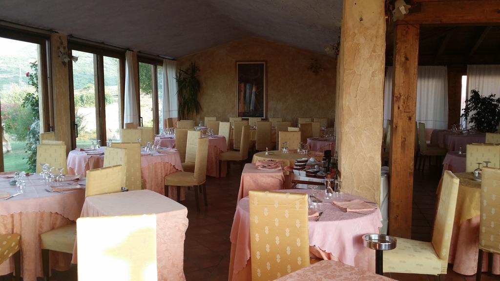 Hotel Ristorante La Tana Di Li Mazzoni Trinità dʼAgultu Rom bilde