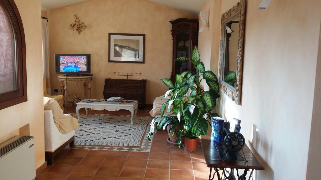 Hotel Ristorante La Tana Di Li Mazzoni Trinità dʼAgultu Eksteriør bilde