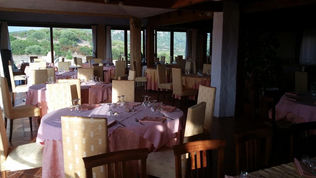 Hotel Ristorante La Tana Di Li Mazzoni Trinità dʼAgultu Eksteriør bilde