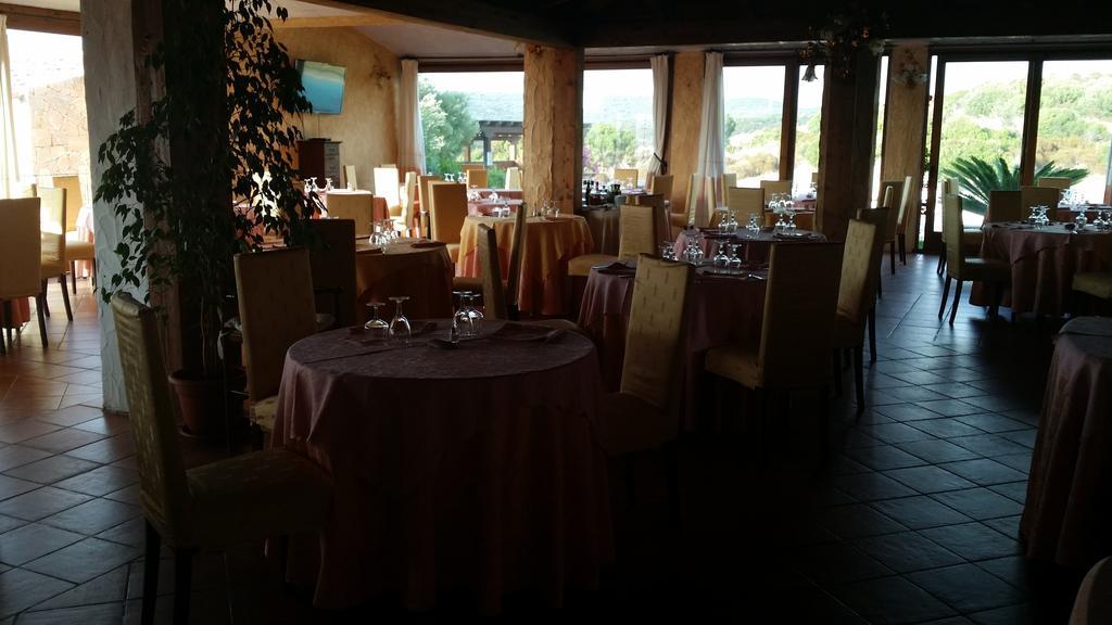 Hotel Ristorante La Tana Di Li Mazzoni Trinità dʼAgultu Eksteriør bilde